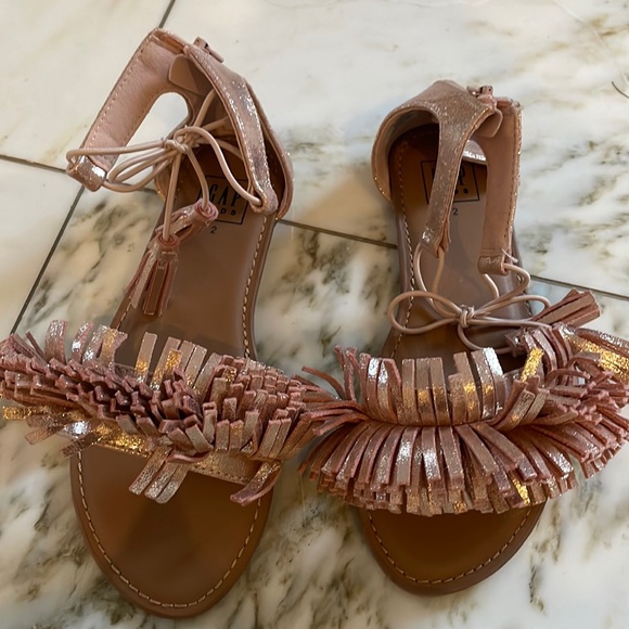 Shiny Rose Gold sandal GAP never worn - Picture 1 of 8